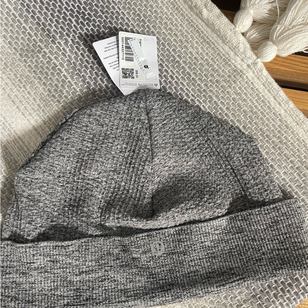 NET - Lululemon Engineered Warmth Beanie L/XL